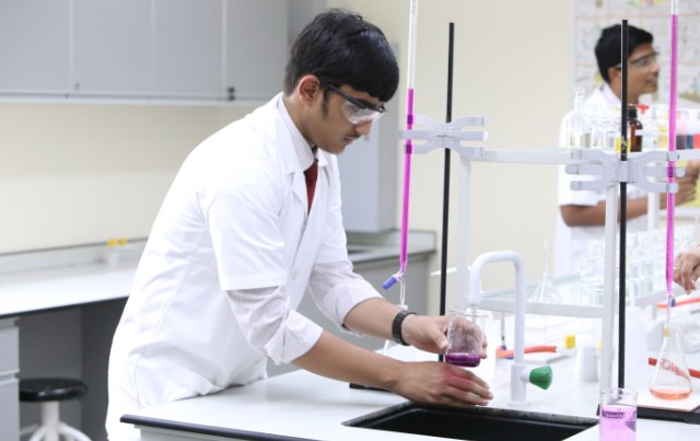 senior-lab-content